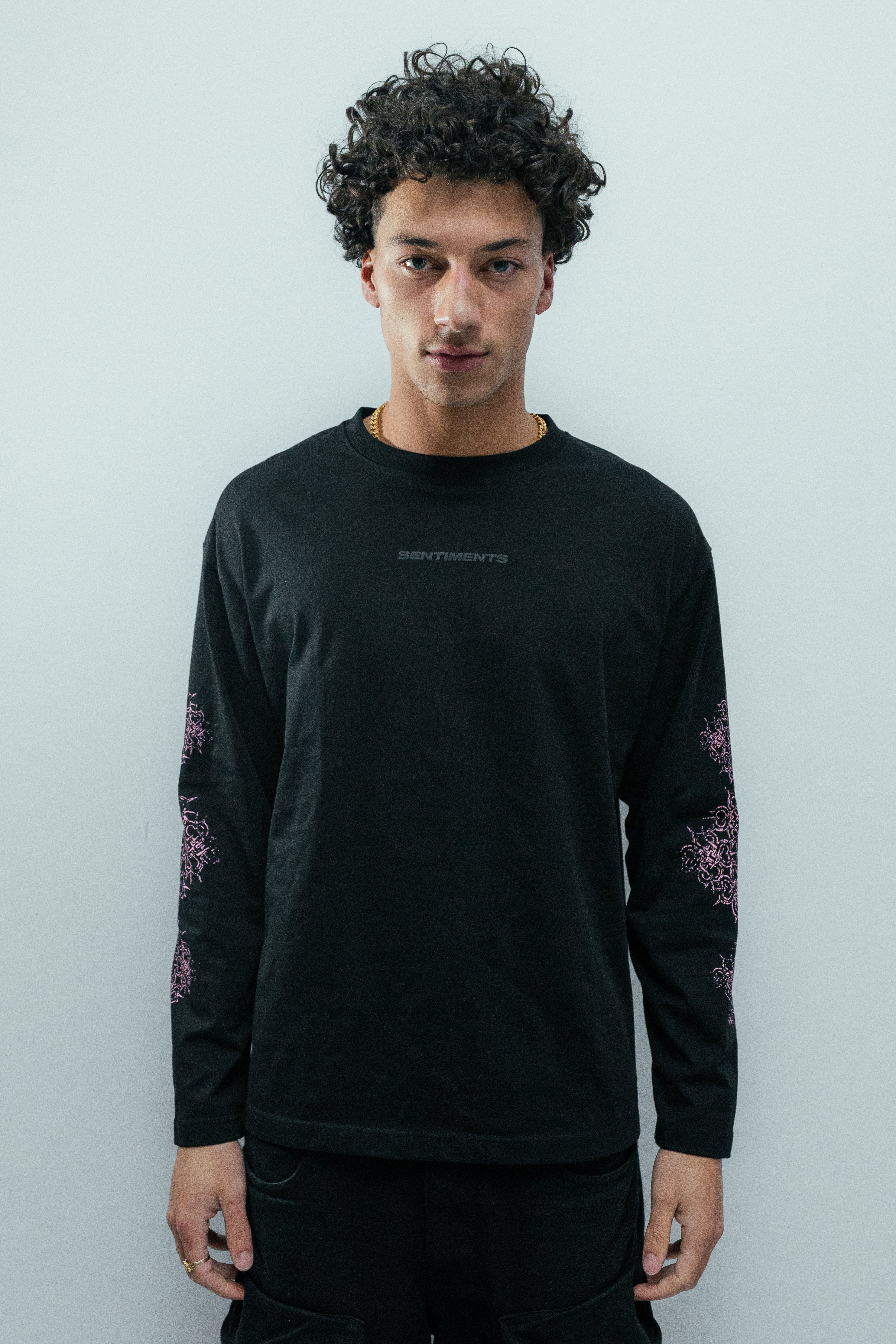 SENTIMENTS BLACK LONGSLEEVE