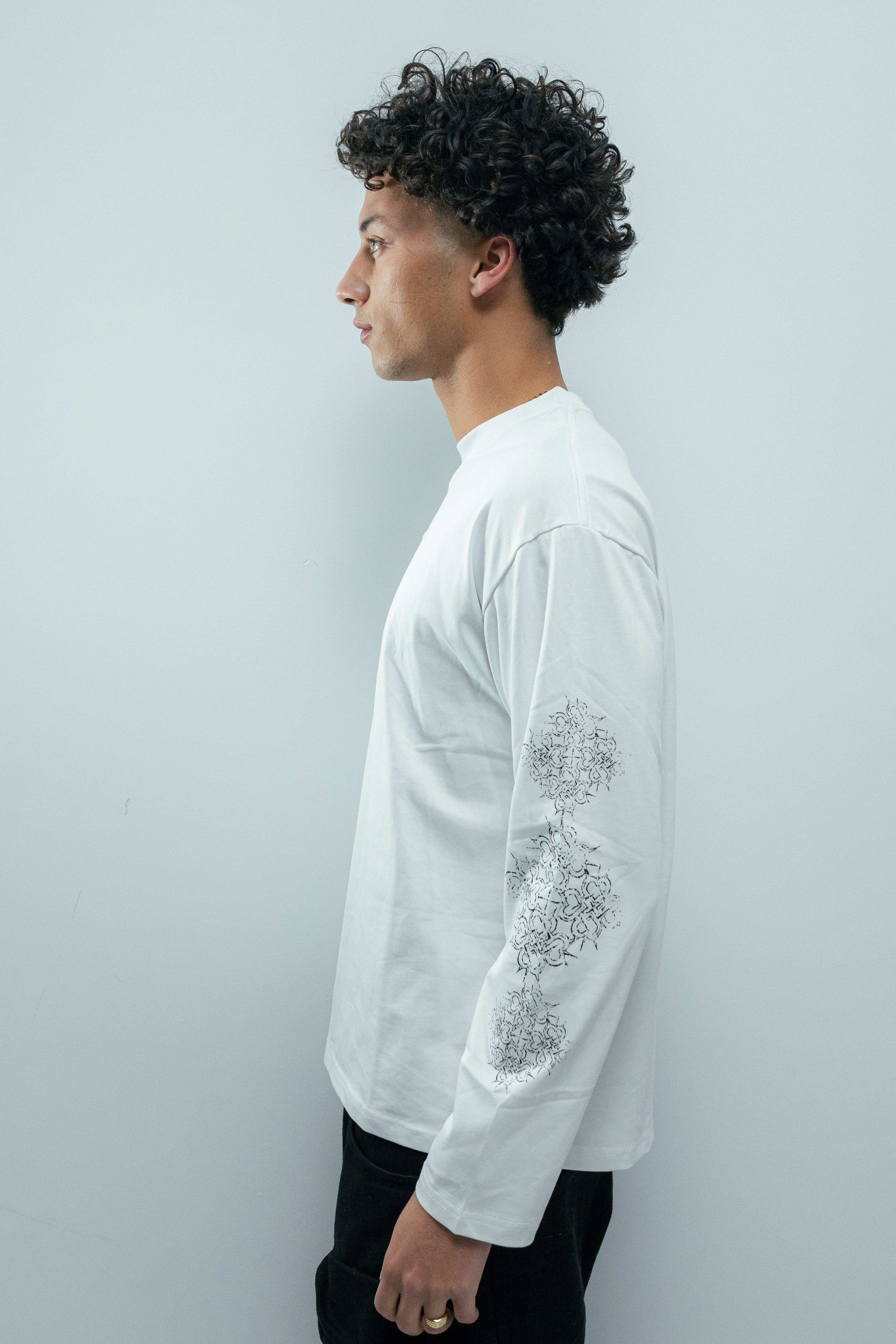 SENTIMENTS WHITE LONGSLEEVE